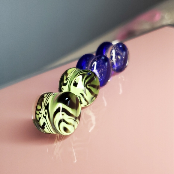 Set of Glass Plugs - Picture 9 of 14